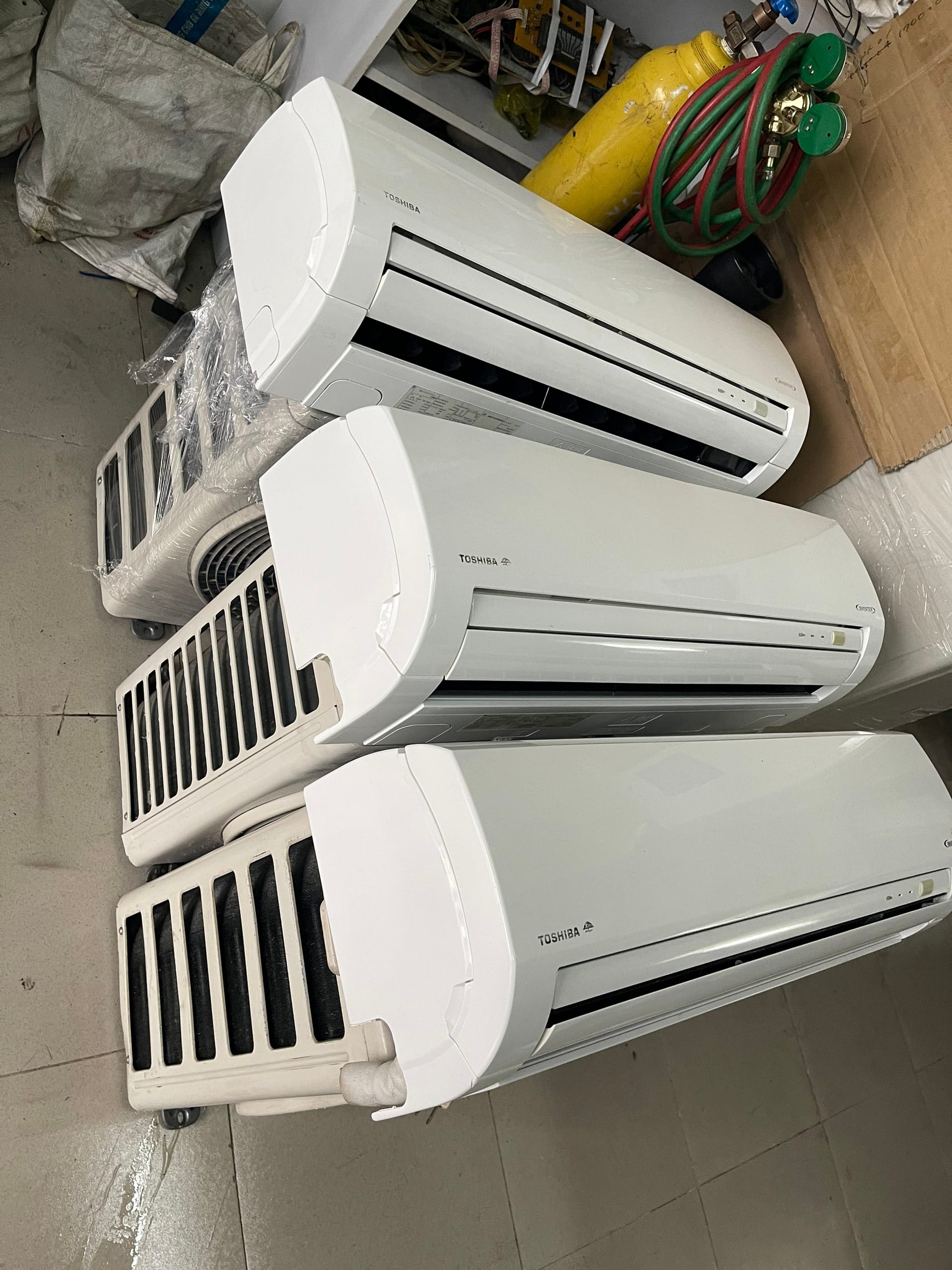 Thu Mua Máy Lạnh Cũ Gò Vấp Giá Cao Tận Nơi - Uy Tín, Nhanh Chóng 1 Thu Mua Máy Lạnh Cũ Gò Vấp: Bảng Giá Cập Nhật & Quy Trình Chuyên Nghiệp
